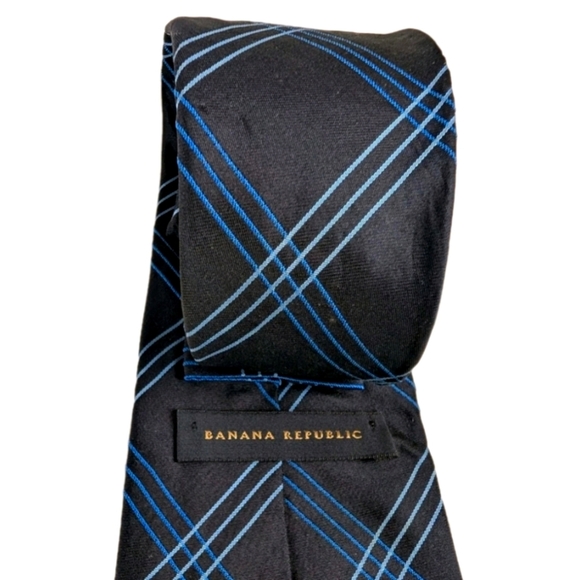 Banana Republic Silk Tie – Navy Blue with Light Blue Plaid Stripes – Made in USA - Picture 3 of 6